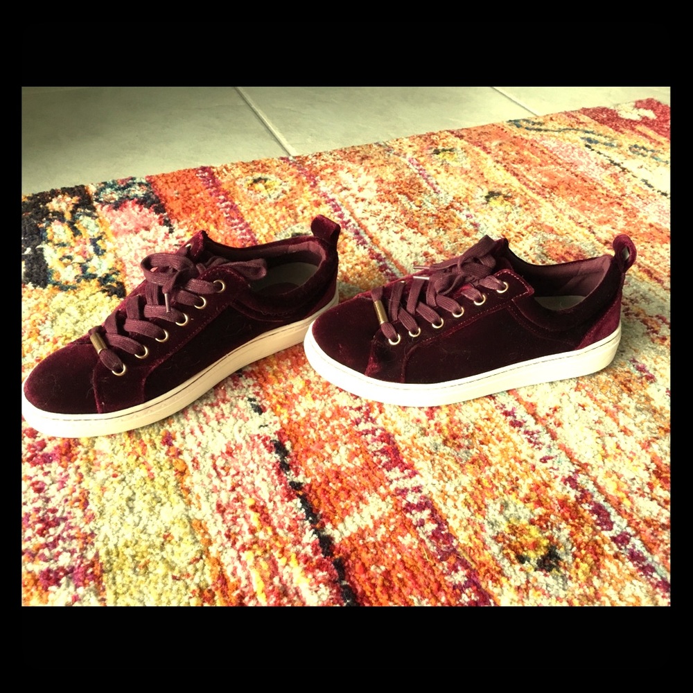 Women’s Sneaker
